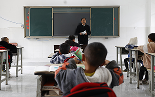 一師一校堅守&ldquo;麻風村&rdquo;34年