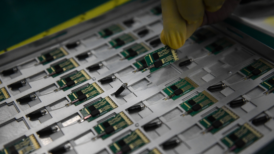 靠譜服務(wù)、技術(shù)推銷、標(biāo)準(zhǔn)開路&mdash;&mdash;一家光通信企業(yè)的&ldquo;出海秘籍&rdquo;