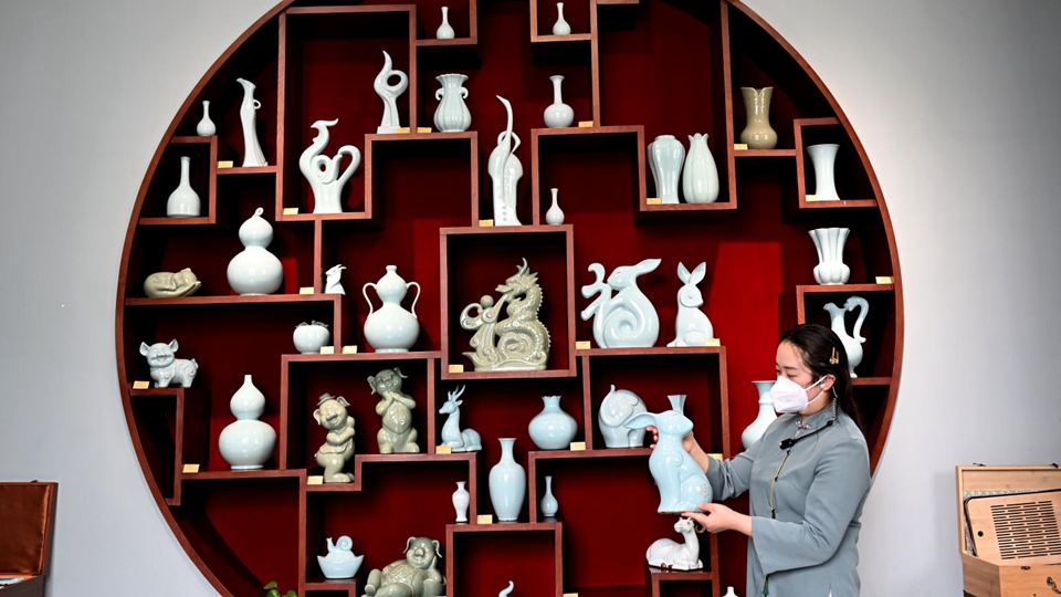 河南汝州：做強(qiáng)汝瓷產(chǎn)業(yè) 擦亮汝窯&ldquo;名片&rdquo;