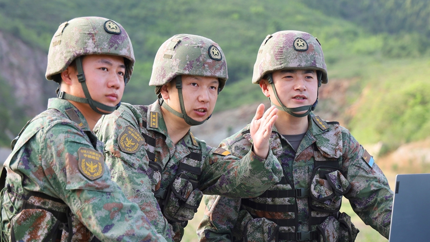 緊盯未來戰場的&ldquo;聯合作戰精算師&rdquo;&mdash;&mdash;記&ldquo;最美新時代革命軍人&rdquo;袁偉