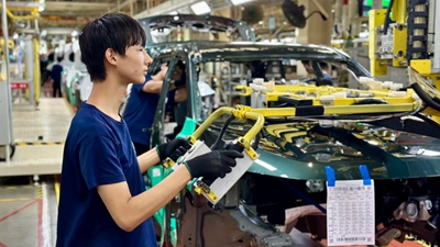 三秦弄潮向&ldquo;新&rdquo;&ldquo;綠&rdquo;&mdash;&mdash;陜西加快構(gòu)建現(xiàn)代化產(chǎn)業(yè)體系觀察