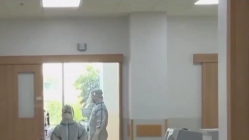 越南衛(wèi)生部提出要求&mdash;&mdash;疫情重災區(qū)十天內(nèi)要為所有成年人接種疫苗