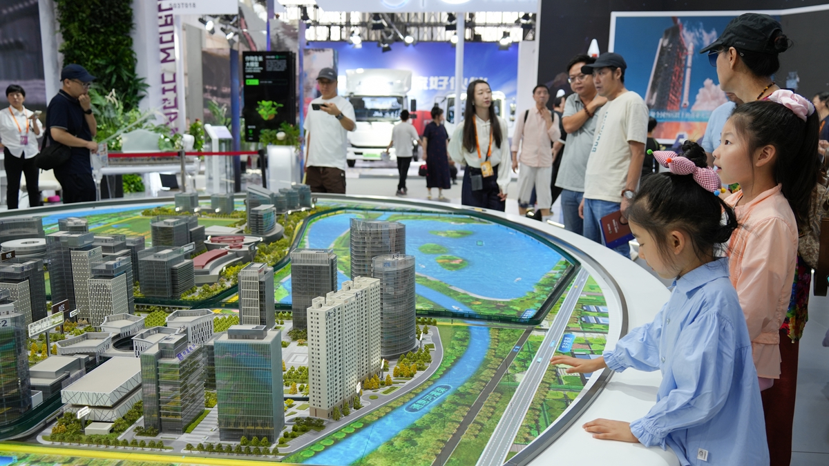 新華全媒＋丨2025年服貿(mào)會迎來公眾開放日