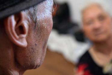 用愛喚醒&ldquo;植物人&rdquo;老伴